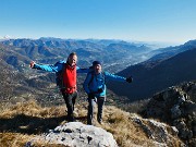 56 Dalla vetta dell'Ocone ampia vista sulla Valle Imagna